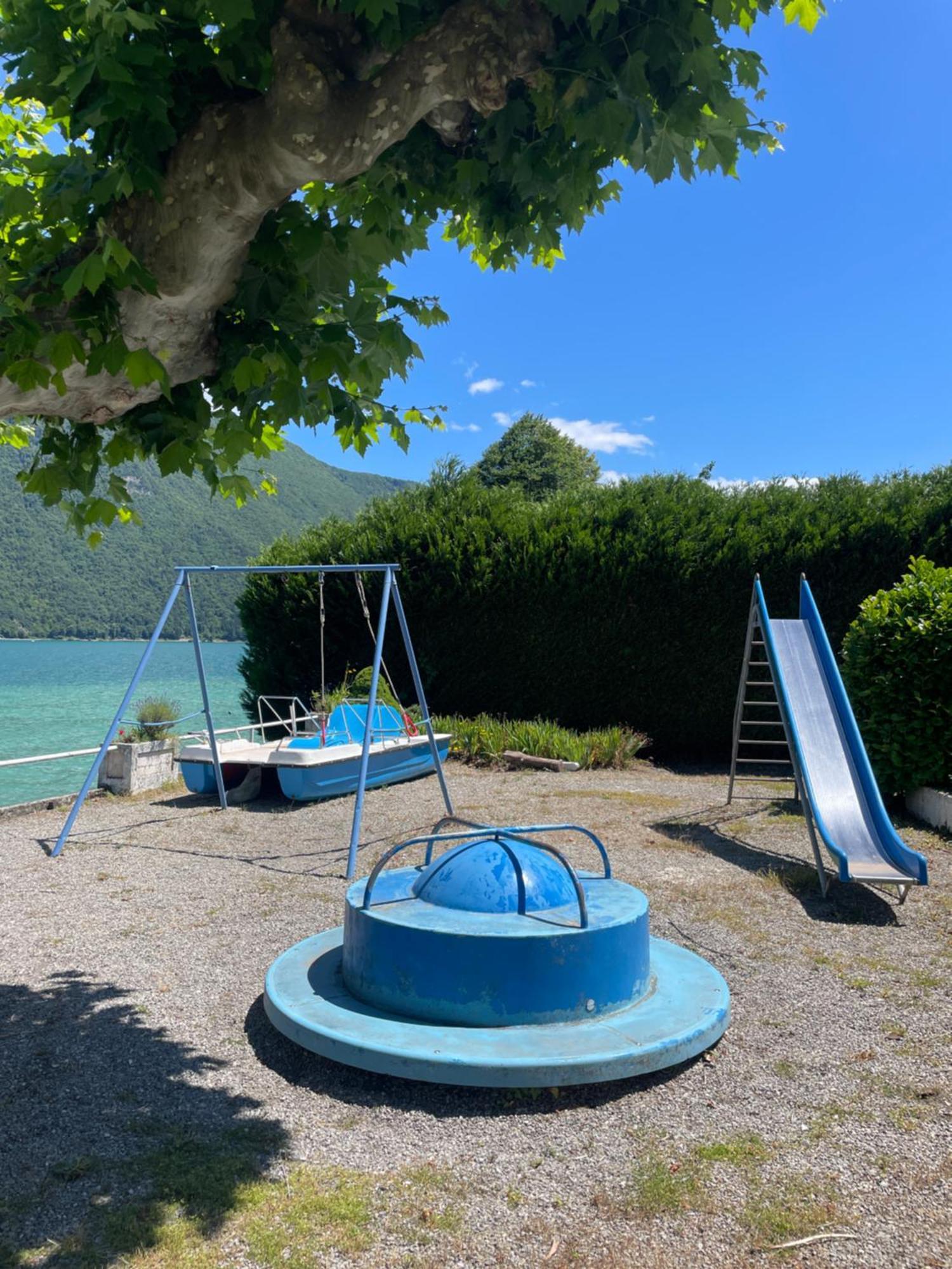 Rare 2 Bedroom With Private Beach On Lake Annecy Doussard Kültér fotó