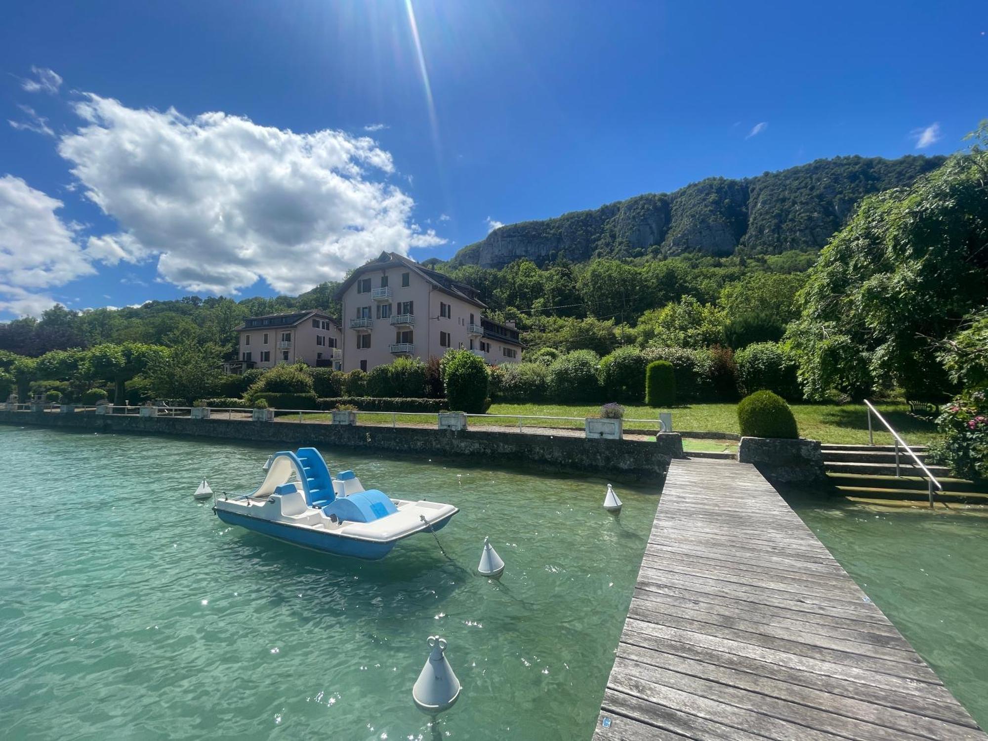 Rare 2 Bedroom With Private Beach On Lake Annecy Doussard Kültér fotó